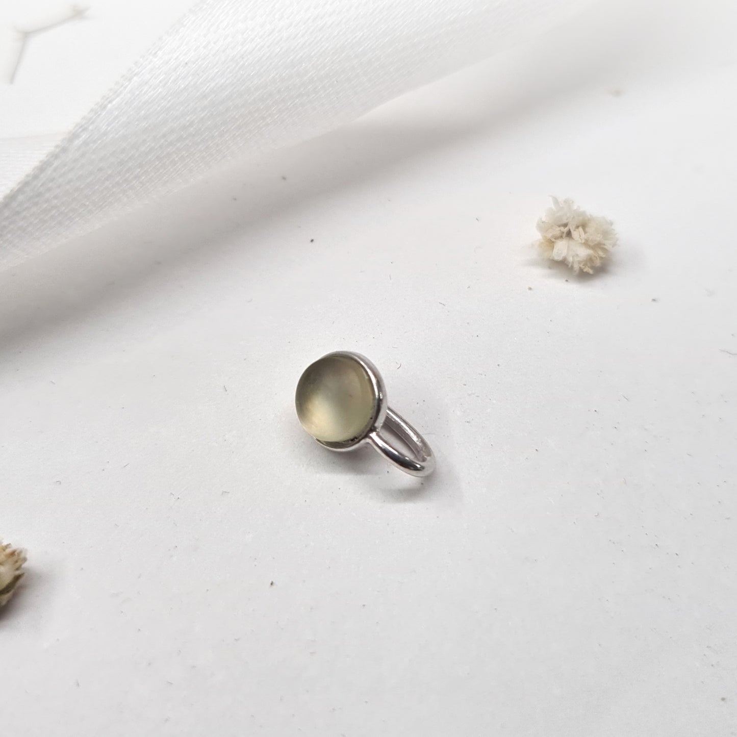 Oh Olive! Textured Transparency Nose Pin